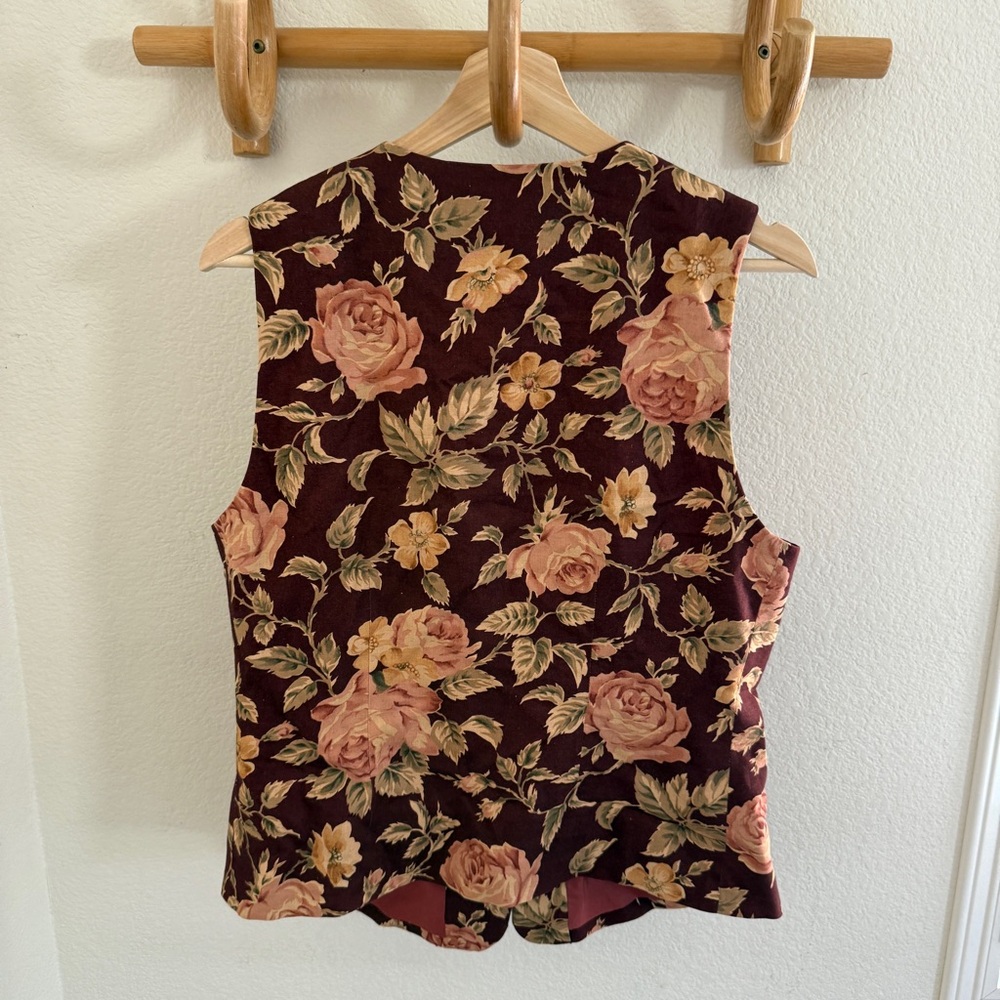 JH Collectibles retro vintage 90s red brown floral vest with button-up front - Picture 4 of 6